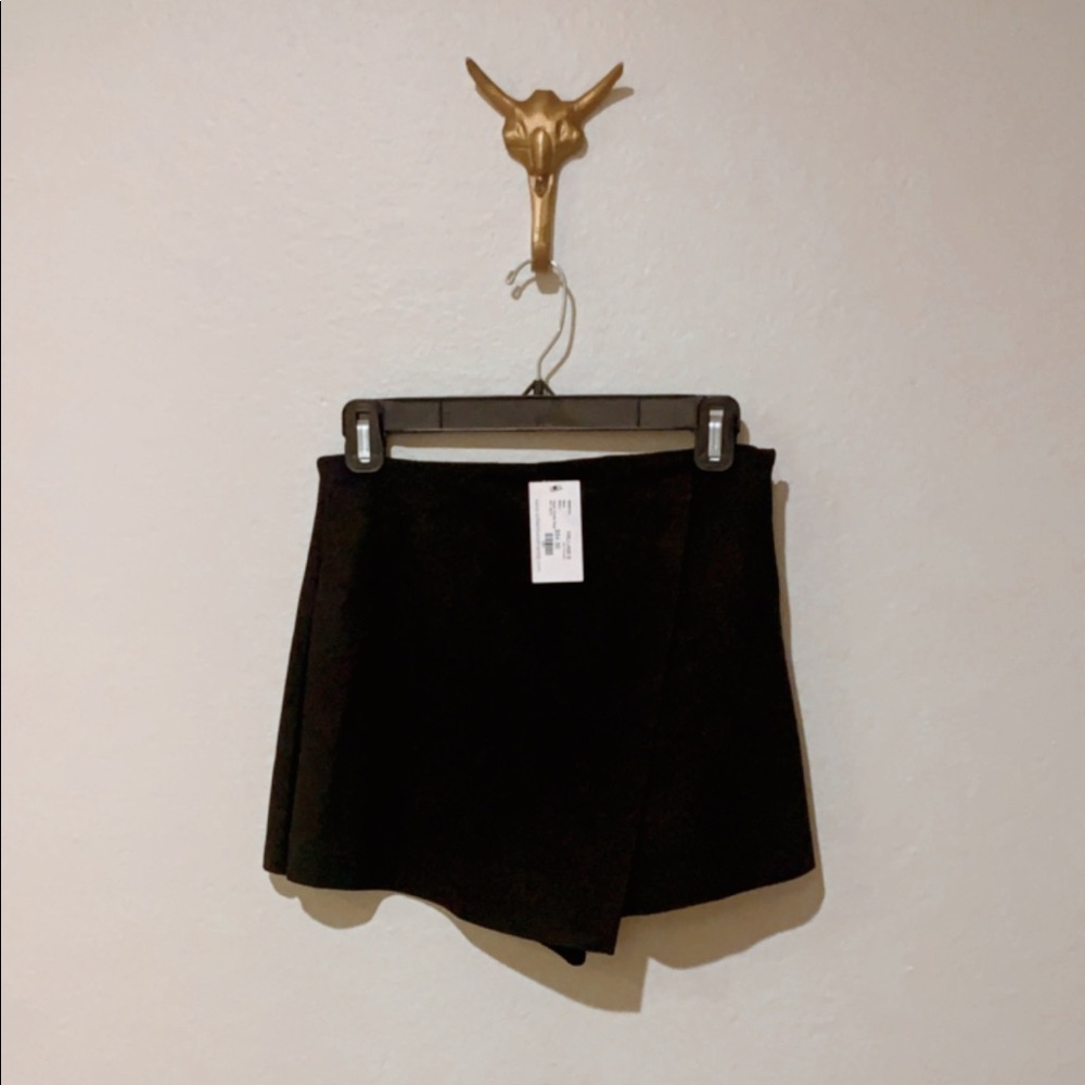 William B Vegan Suede Wrap Mini Skort (Size Small)